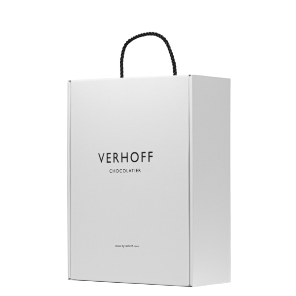 Подарочный бокс WHITE с шоколадом, ореховой пастой, конфетами и чаем купить в интернет-магазине VERHOFF