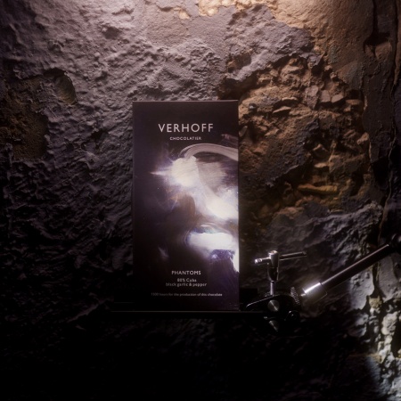 «Фантомы» лимитированный 80% тёмный шоколад с чернёным чесноком и перцем купить в интернет-магазине VERHOFF