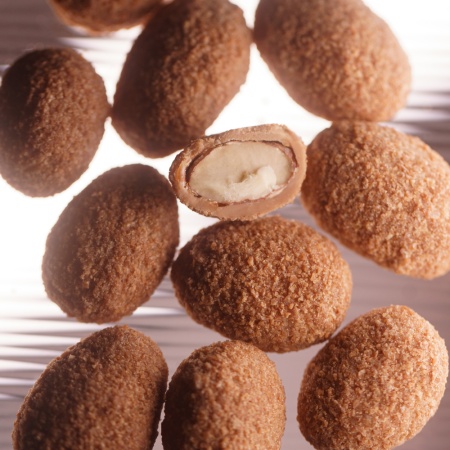 Драже KIDS миндаль в шоколаде с кусочками печенья купить в интернет-магазине VERHOFF