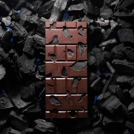 «Душа касается души» лимитированный 65% тёмный шоколад с чернёным чесноком купить в интернет-магазине VERHOFF