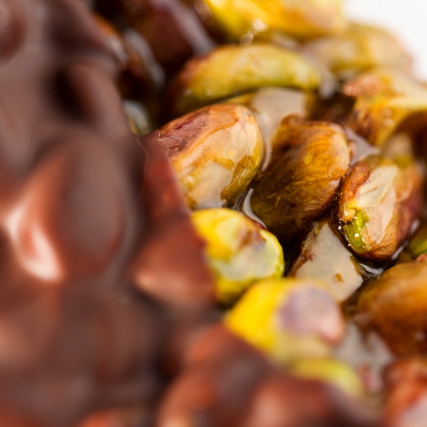 Материк фисташка в карамели и темном шоколаде купить в интернет-магазине VERHOFF