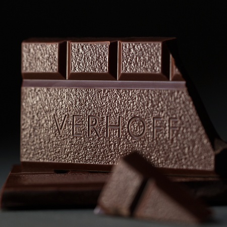 «Бессонница» лимитированный тёмный 100% шоколад созданный из какао-бобов сорта Тринитарио, выращенных на Мадагаскаре