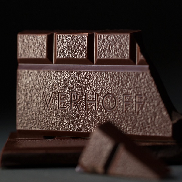 «Бессонница» лимитированный тёмный 100% шоколад созданный из какао-бобов сорта Тринитарио, выращенных на Мадагаскаре