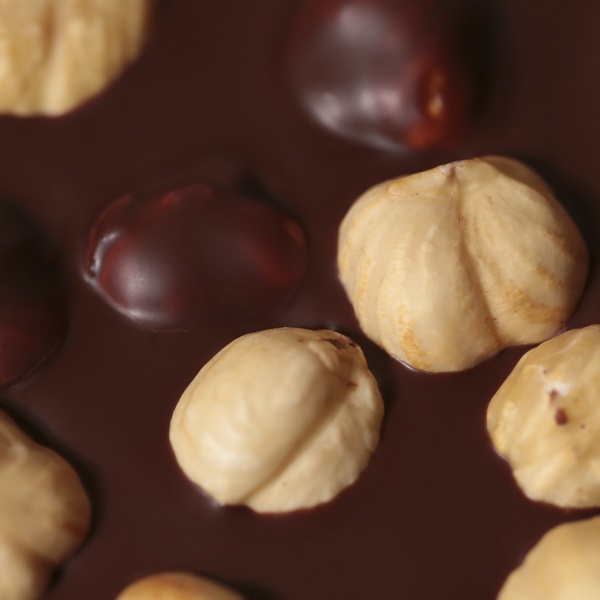 Темный шоколад 66% с фундуком из какао-бобов Венесуэла 