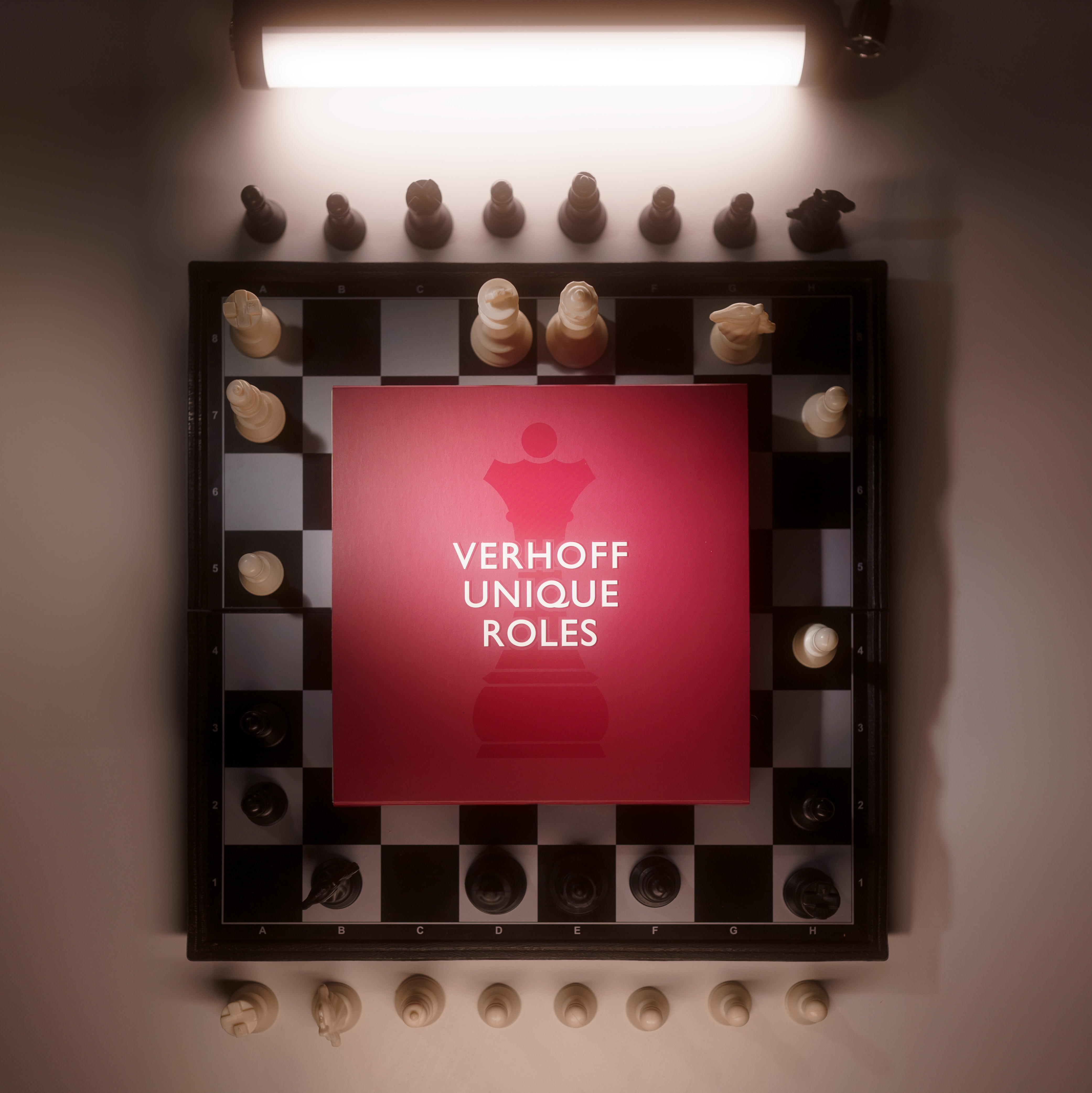 Подарочный набор шоколадных конфет «Уникальные роли» ассорти купить в интернет-магазине VERHOFF