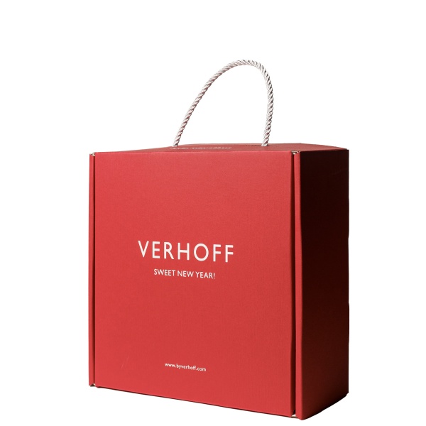 Подарочный мини-бокс с шоколадом и конфетами ручной работы в качестве подарка на Новый год купить в интернет-магазине VERHOFF 