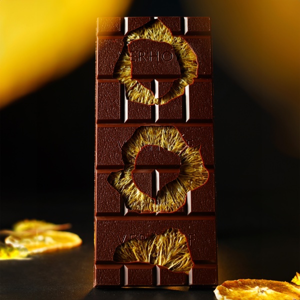 Темный 67% шоколад со слайсами апельсина из какао-бобов Вьетнам